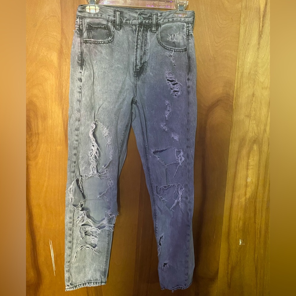 American eagle ripped mom jeans
